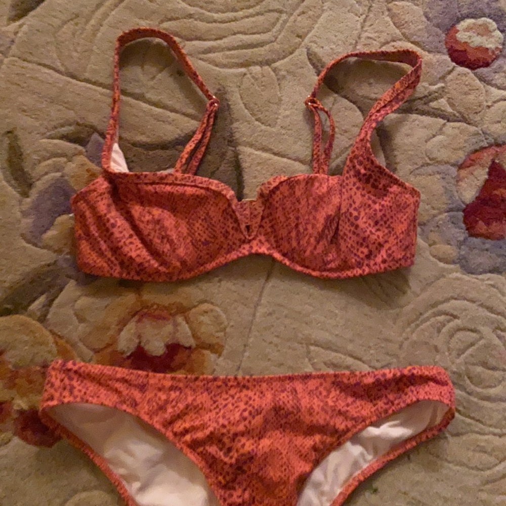 Target bathing suit - Picture 2 of 4